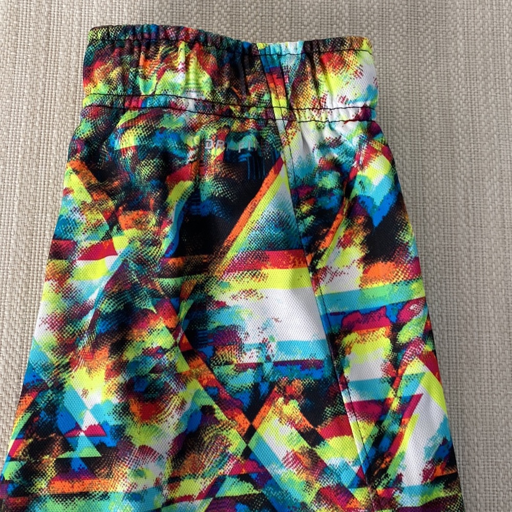 NIKE Multicolored Youth Size L Basketball shorts NWOT - Picture 6 of 9